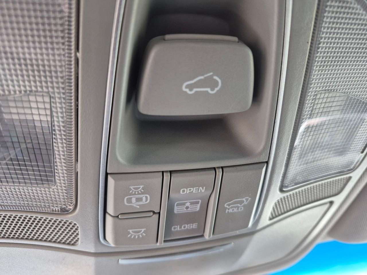 2017 Hyundai Santa Fe XL Luxury AWD 7 Pass, Lthr, Pano, Nav, Blindspot Det, - Photo #15