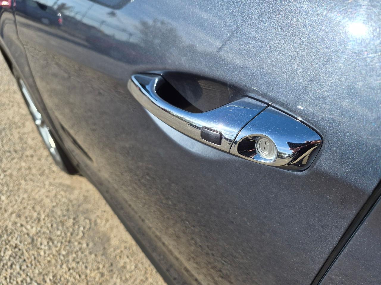 2017 Hyundai Santa Fe XL Luxury AWD 7 Pass, Lthr, Pano, Nav, Blindspot Det, - Photo #10