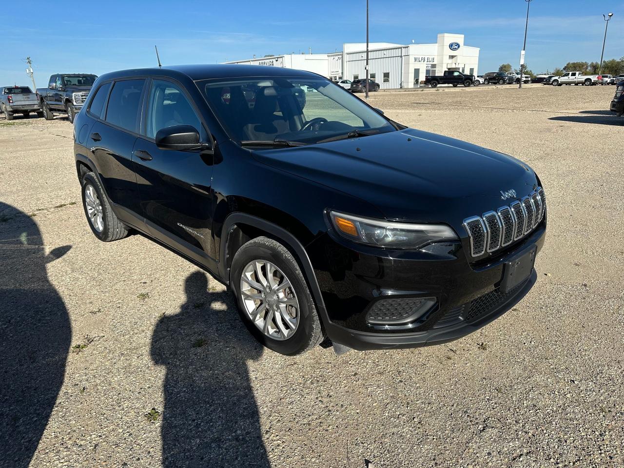2019 Jeep Cherokee Sport FWD Photo2