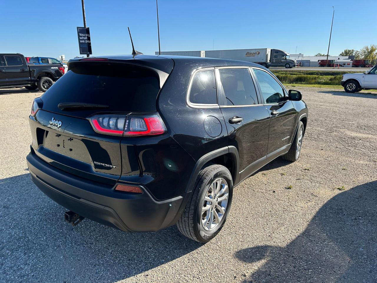2019 Jeep Cherokee Sport FWD Photo
