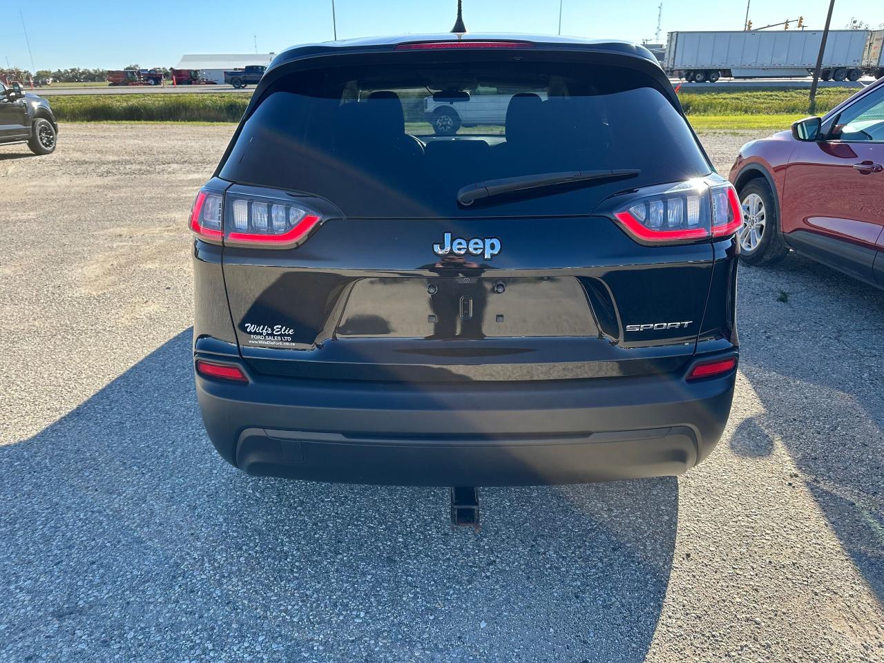 2019 Jeep Cherokee Sport FWD Photo4