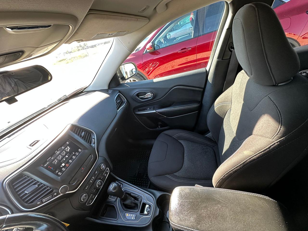 2019 Jeep Cherokee Sport FWD Photo5