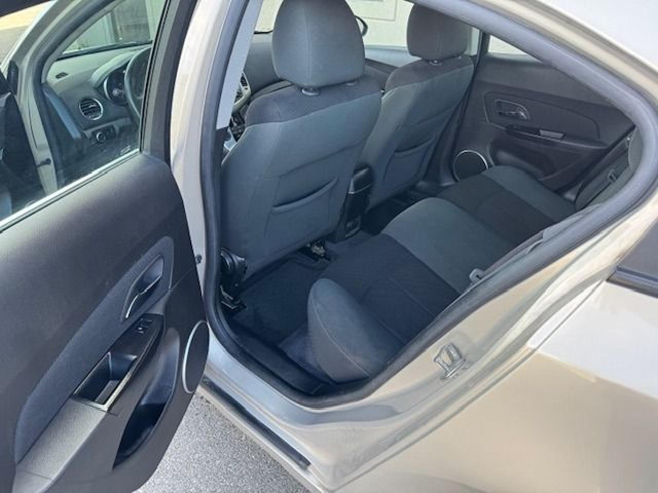 2011 Chevrolet Cruze 4dr Sdn LT Turbo+ w/1SB 1 OWNER,ACCIDENT FREE - Photo #9