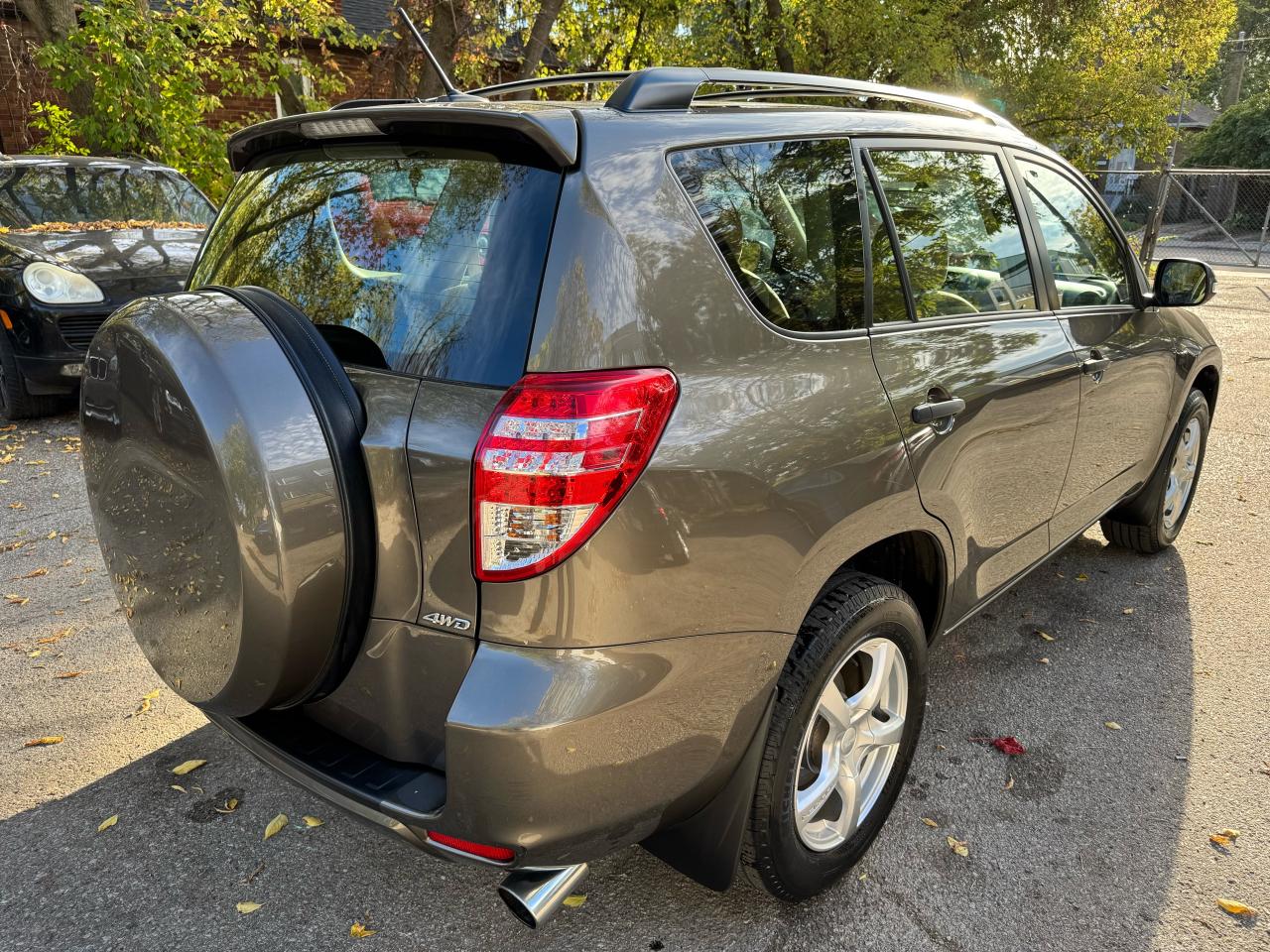 2009 Toyota RAV4 - 4WD Photo4