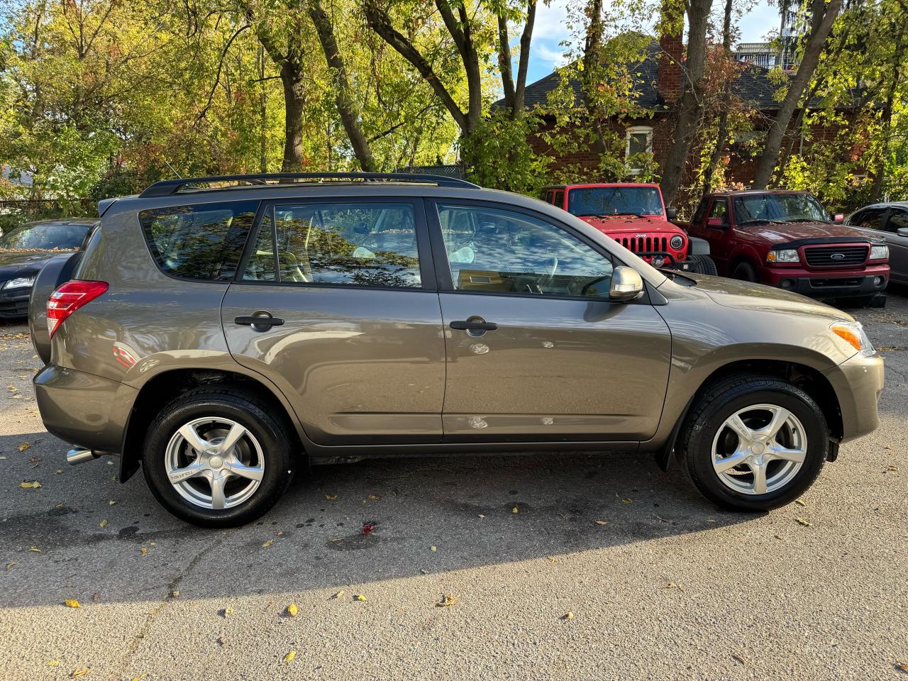 2009 Toyota RAV4 - 4WD - Photo #6