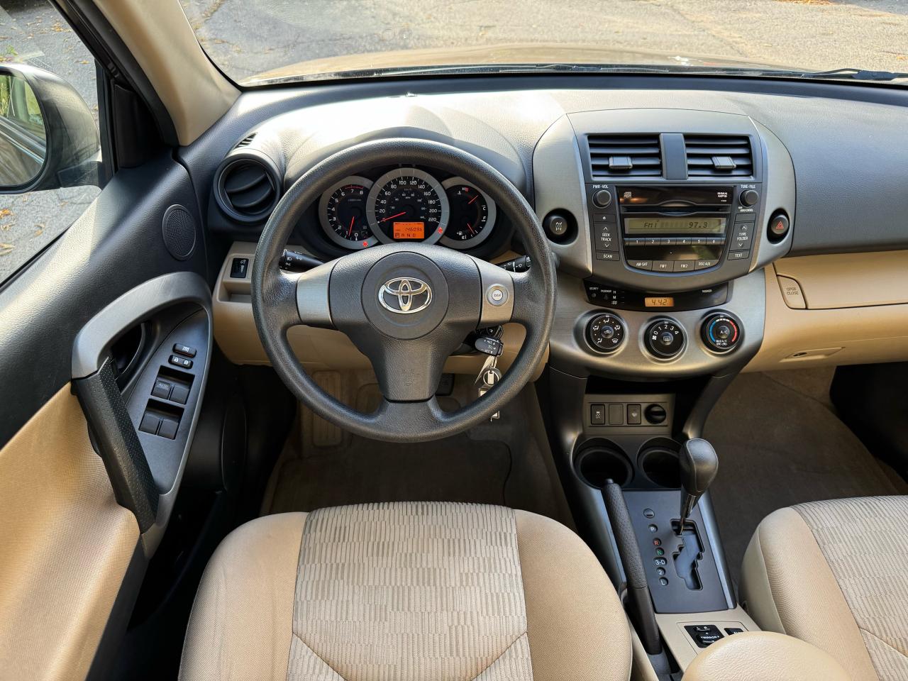 2009 Toyota RAV4 - 4WD - Photo #10