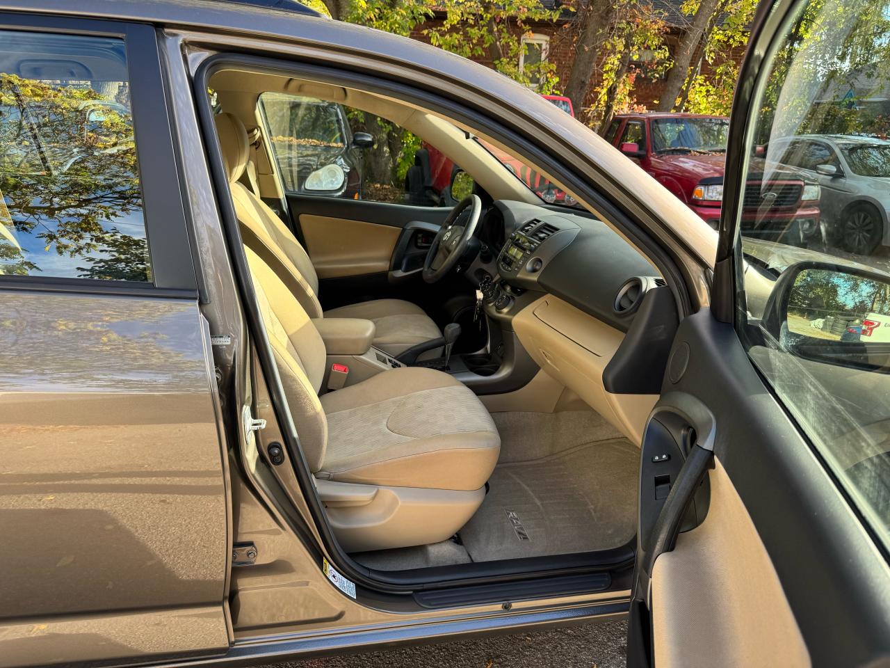 2009 Toyota RAV4 - 4WD - Photo #16