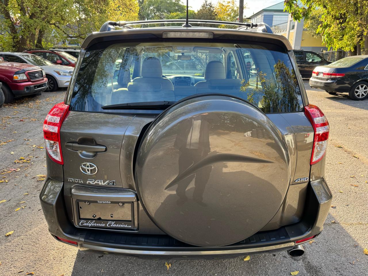 2009 Toyota RAV4 - 4WD - Photo #4