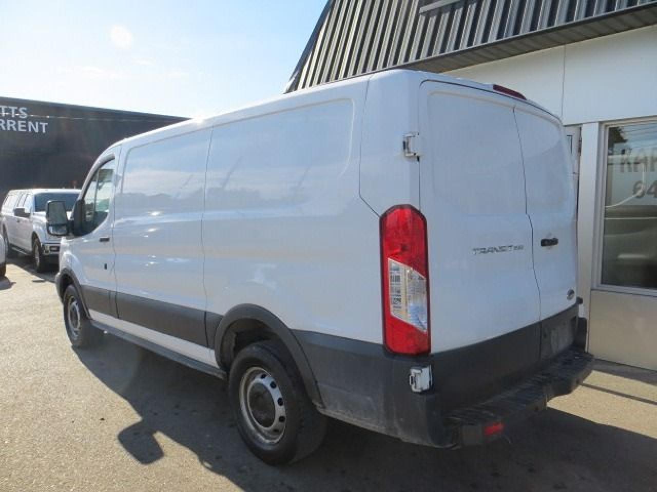 2018 Ford Transit CERTIFIED, T250, 3.7L, SHELVES, LEATHER , CAMERA Photo3