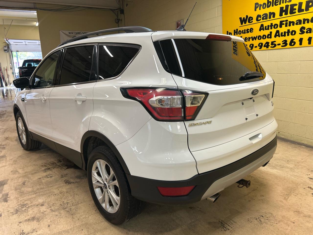 2018 Ford Escape SEL - Photo #4