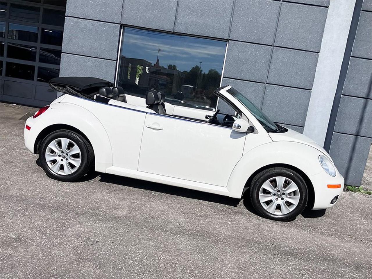Used 2010 Volkswagen Beetle Cabriolet CABRIO|LEATHER|PWR TOP|ALLOYS for sale in Toronto, ON