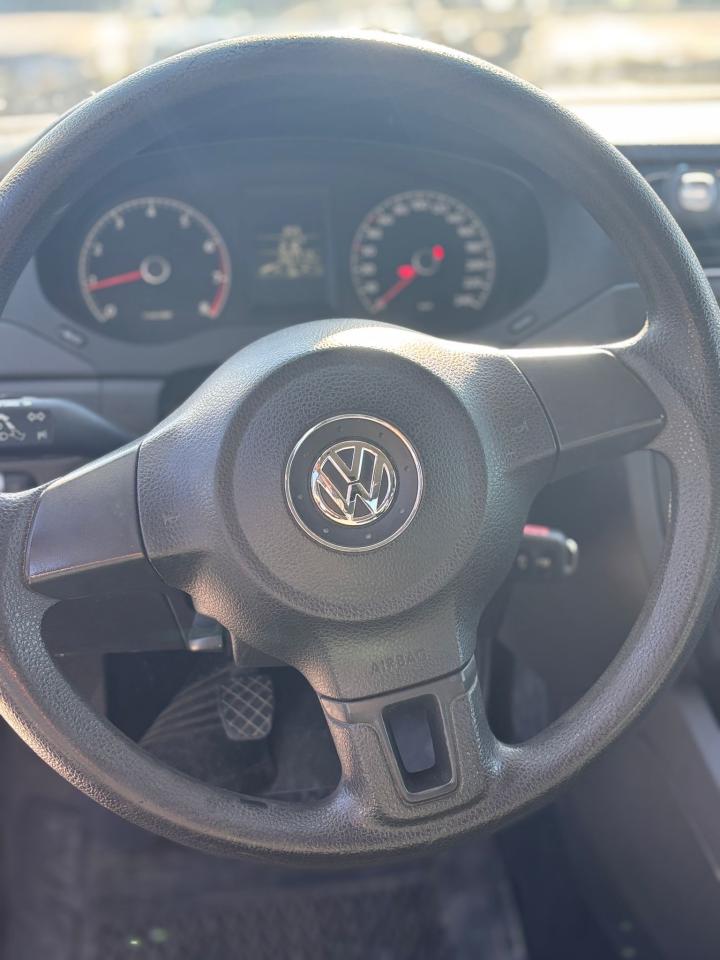 2015 Volkswagen Jetta Trendline - Photo #4