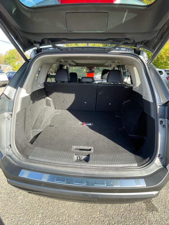 2023 Nissan Rogue SL - Photo #13