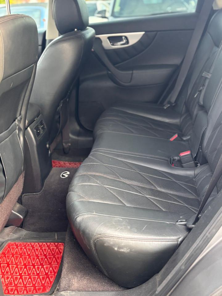 2009 Infiniti FX35  - Photo #9