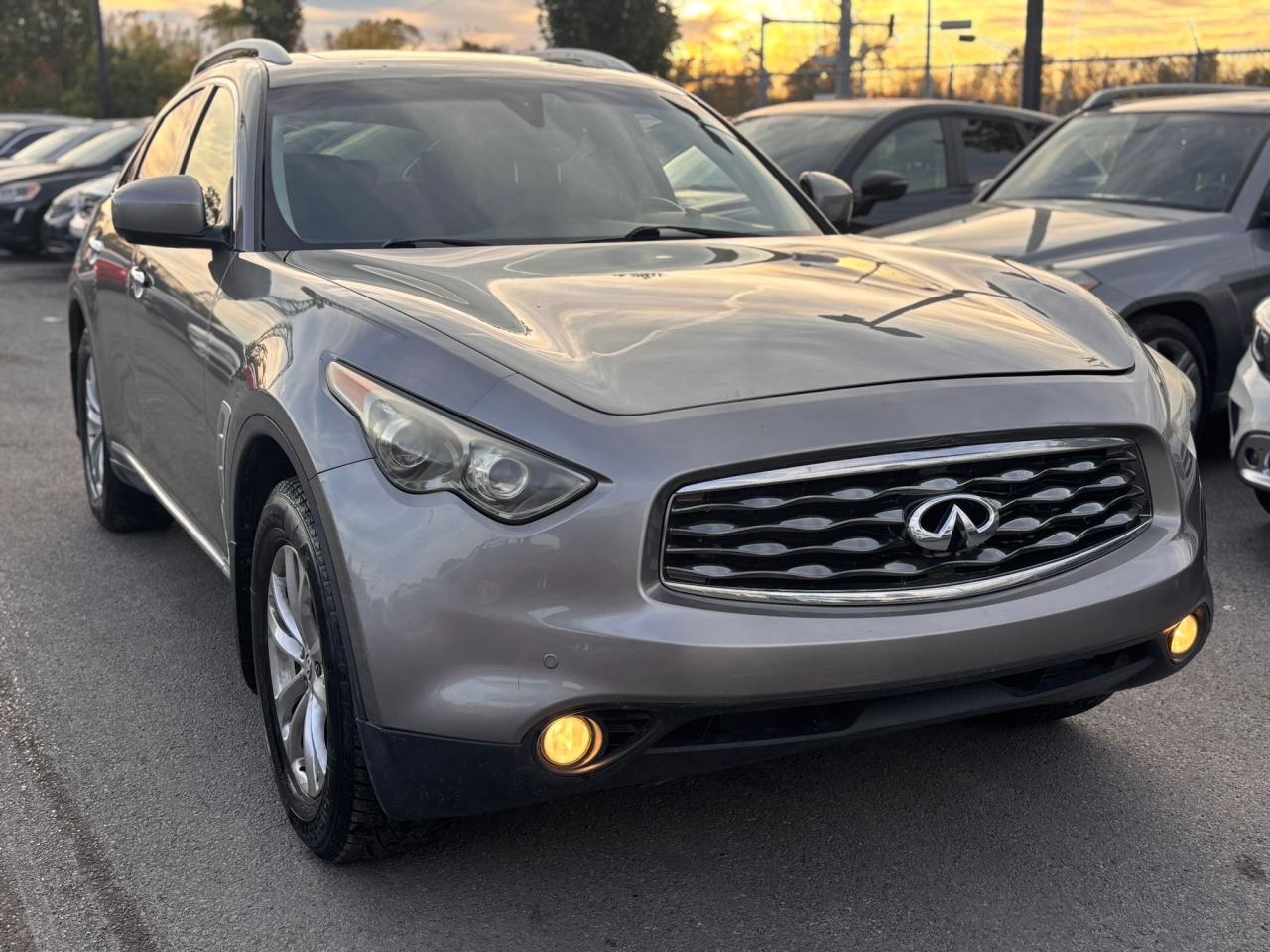 2009 Infiniti FX35  - Photo #12