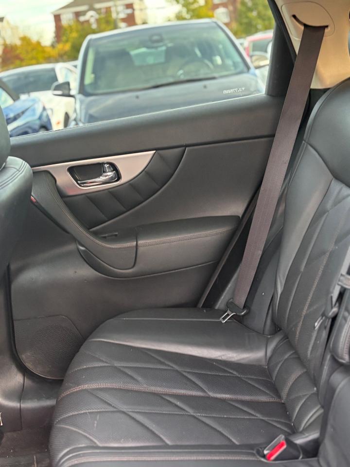 2009 Infiniti FX35  - Photo #6