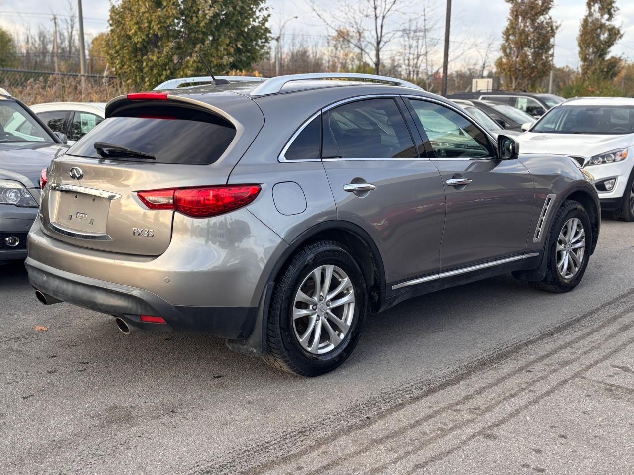 2009 Infiniti FX35  - Photo #5