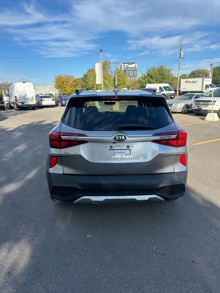 2021 Kia Seltos LX - Photo #3