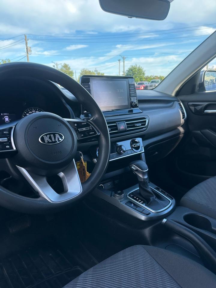 2021 Kia Seltos LX Photo