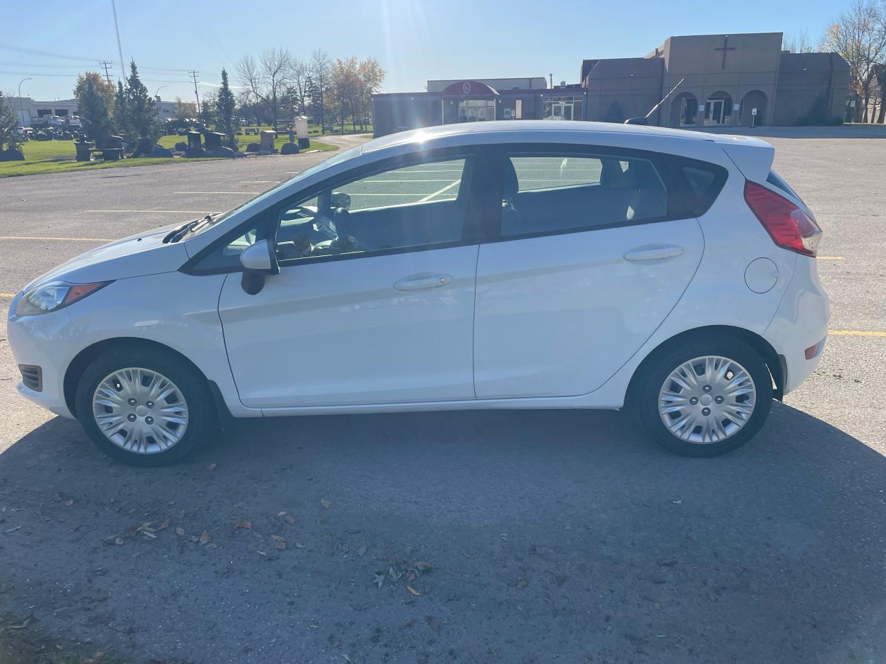2016 Ford Fiesta S - Photo #8