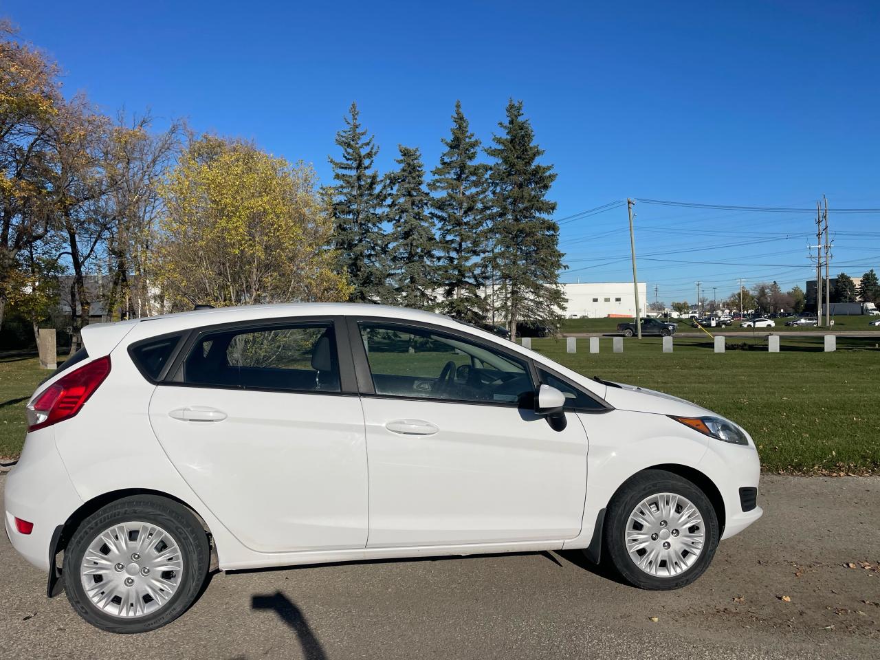 2016 Ford Fiesta S - Photo #4