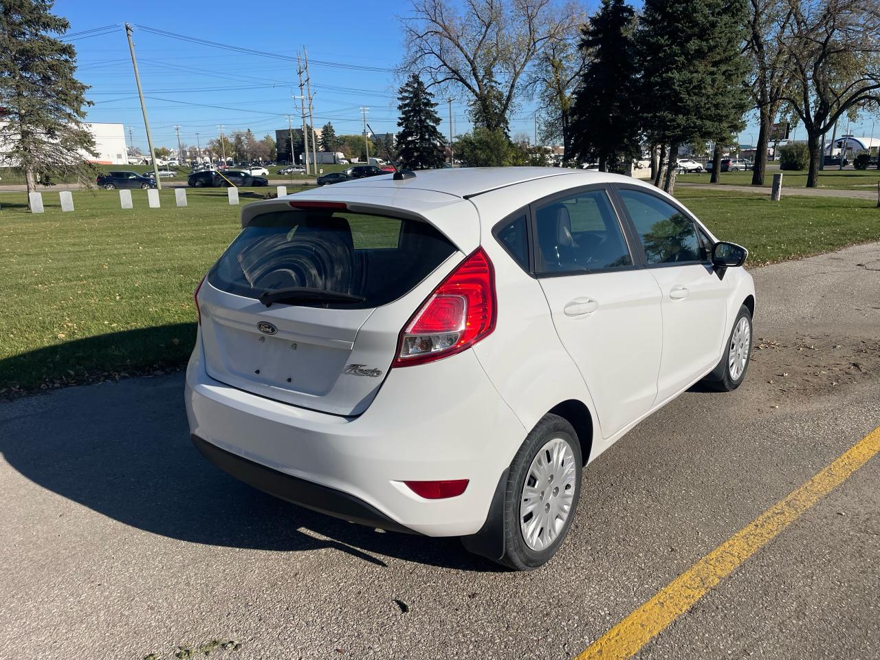 2016 Ford Fiesta S - Photo #5