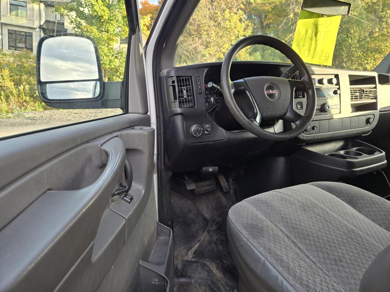 2013 GMC Savana Cargo Van  - Photo #9