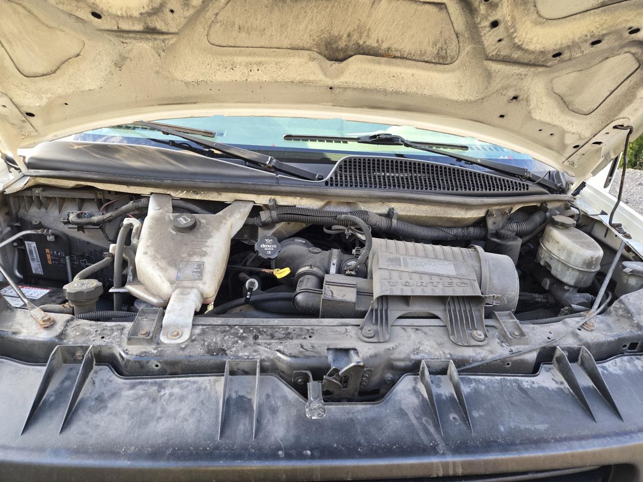 2013 GMC Savana Cargo Van  - Photo #14