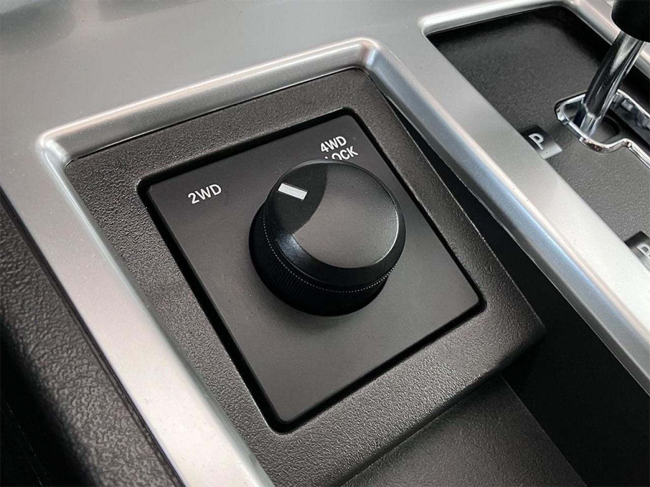 2007 Dodge Nitro R/T | 4.0L V6 |NAVI|DVD|LEATHER|ROOF|20in ALLOYS - Photo #13