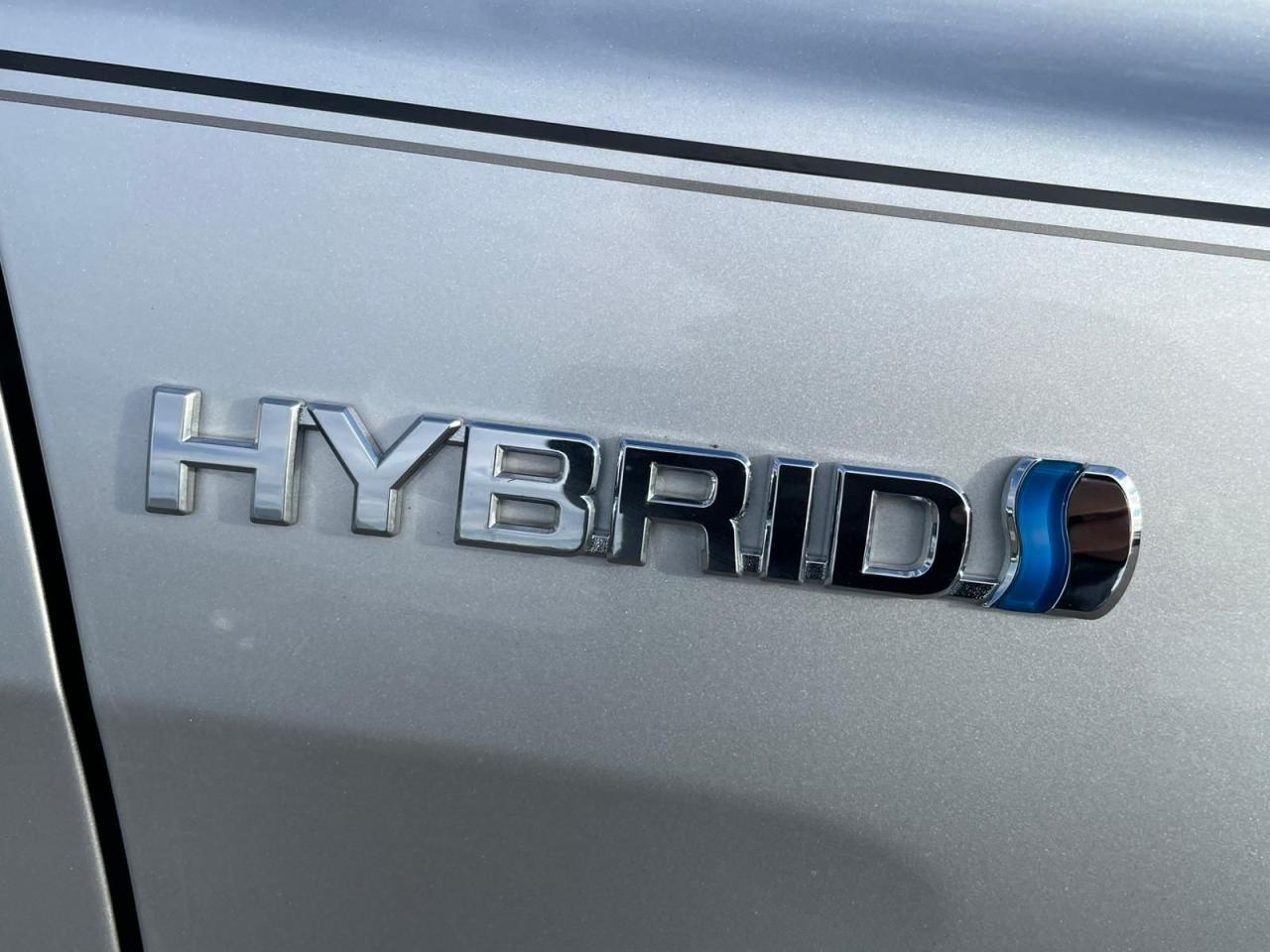 2011 Toyota Camry HYBRID LOW KM NEW BRAKES CERTIFED - Photo #19
