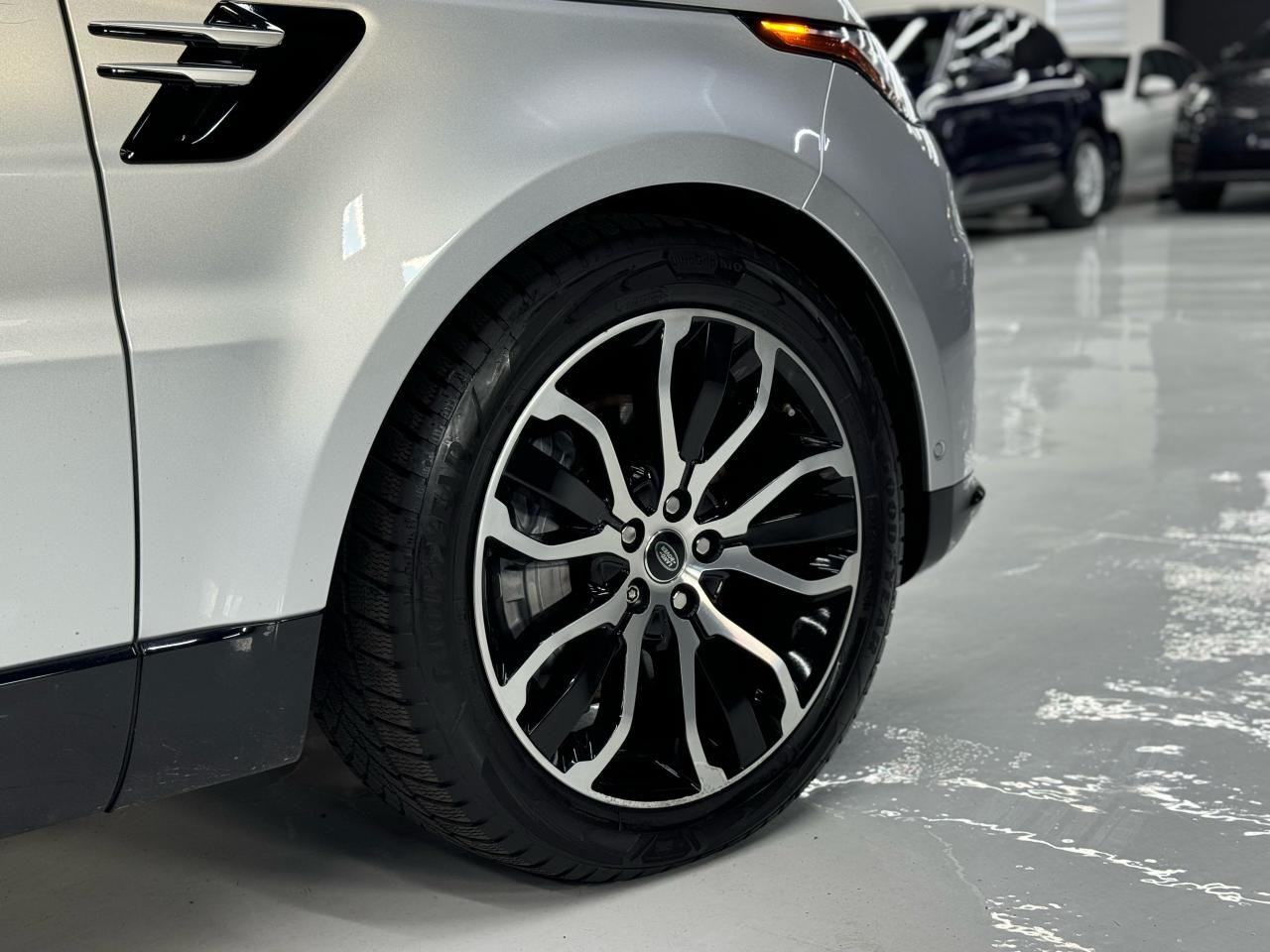 2020 Land Rover Range Rover Sport HSE|NAV|BACKUP|BSM|LKA|MERIDIAN|COOLED SEATS| - Photo #3