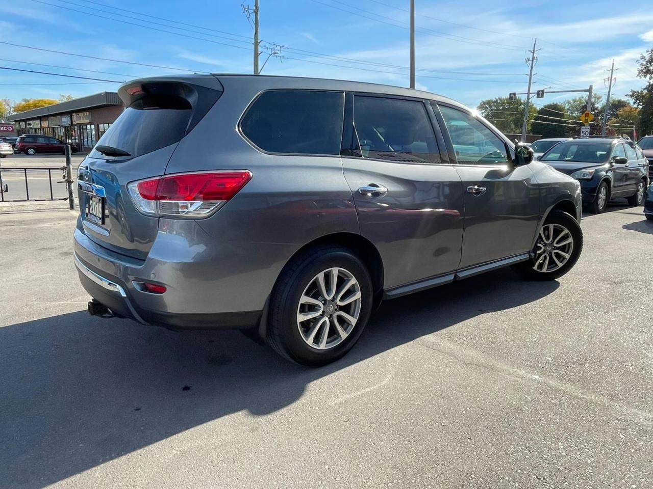 2015 Nissan Pathfinder 7PASSENGER LOW KM ONE OWNER SAFETY CERTIFED - Photo #6