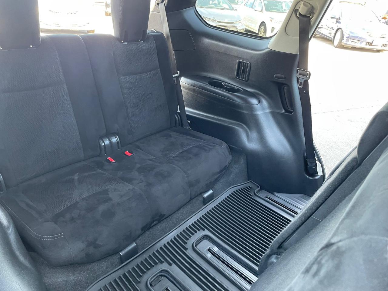 2015 Nissan Pathfinder 7PASSENGER LOW KM ONE OWNER SAFETY CERTIFED - Photo #14