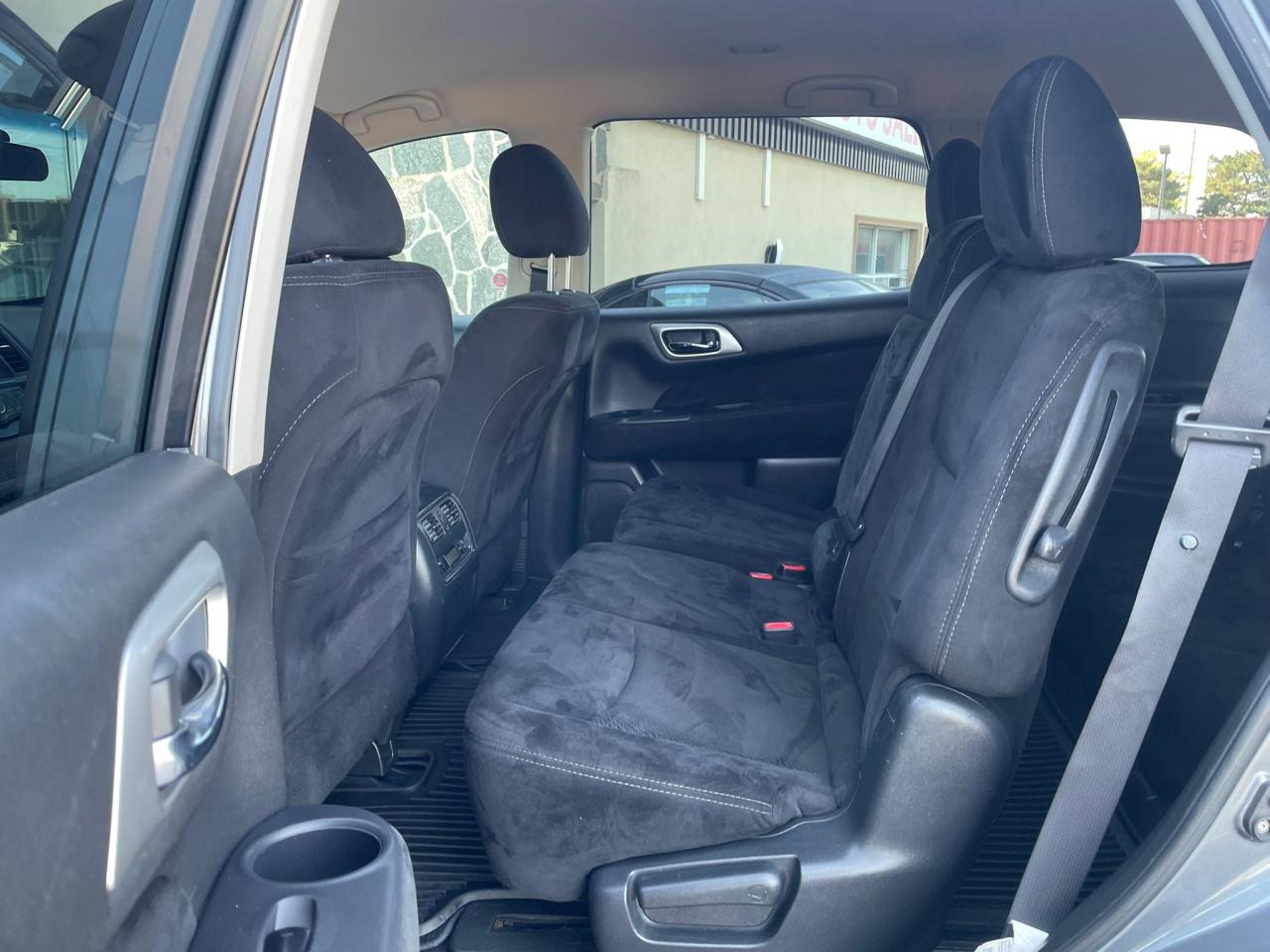 2015 Nissan Pathfinder 7PASSENGER LOW KM ONE OWNER SAFETY CERTIFED - Photo #16