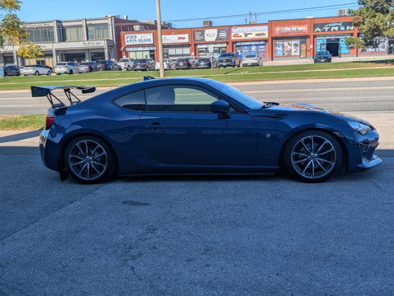 2017 Toyota 86 MANUAL ** CARBON FIBER WING * TOUCH SCREEN - Photo #5