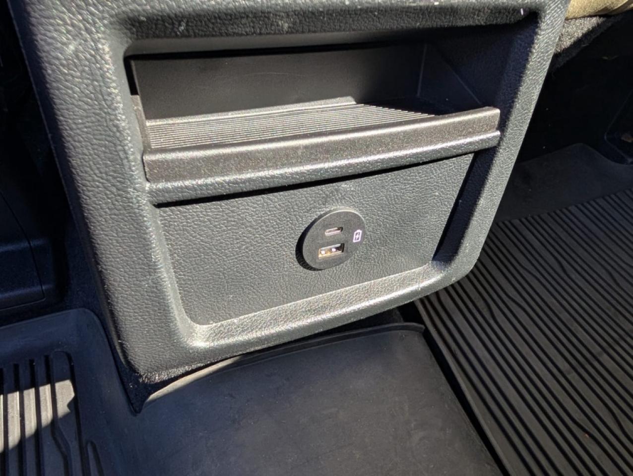 2021 Ford Edge SE / AWD / CARPLAY / LOW MILAGE / REVERSE CAMERA - Photo #25