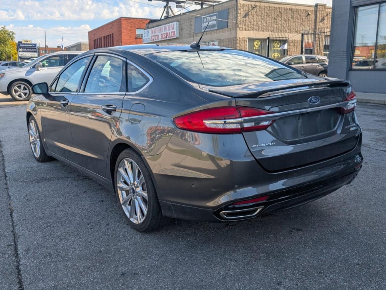 2018 Ford Fusion PLATINUM / AWD / SUNROOF / NAVIGATION - Photo #3