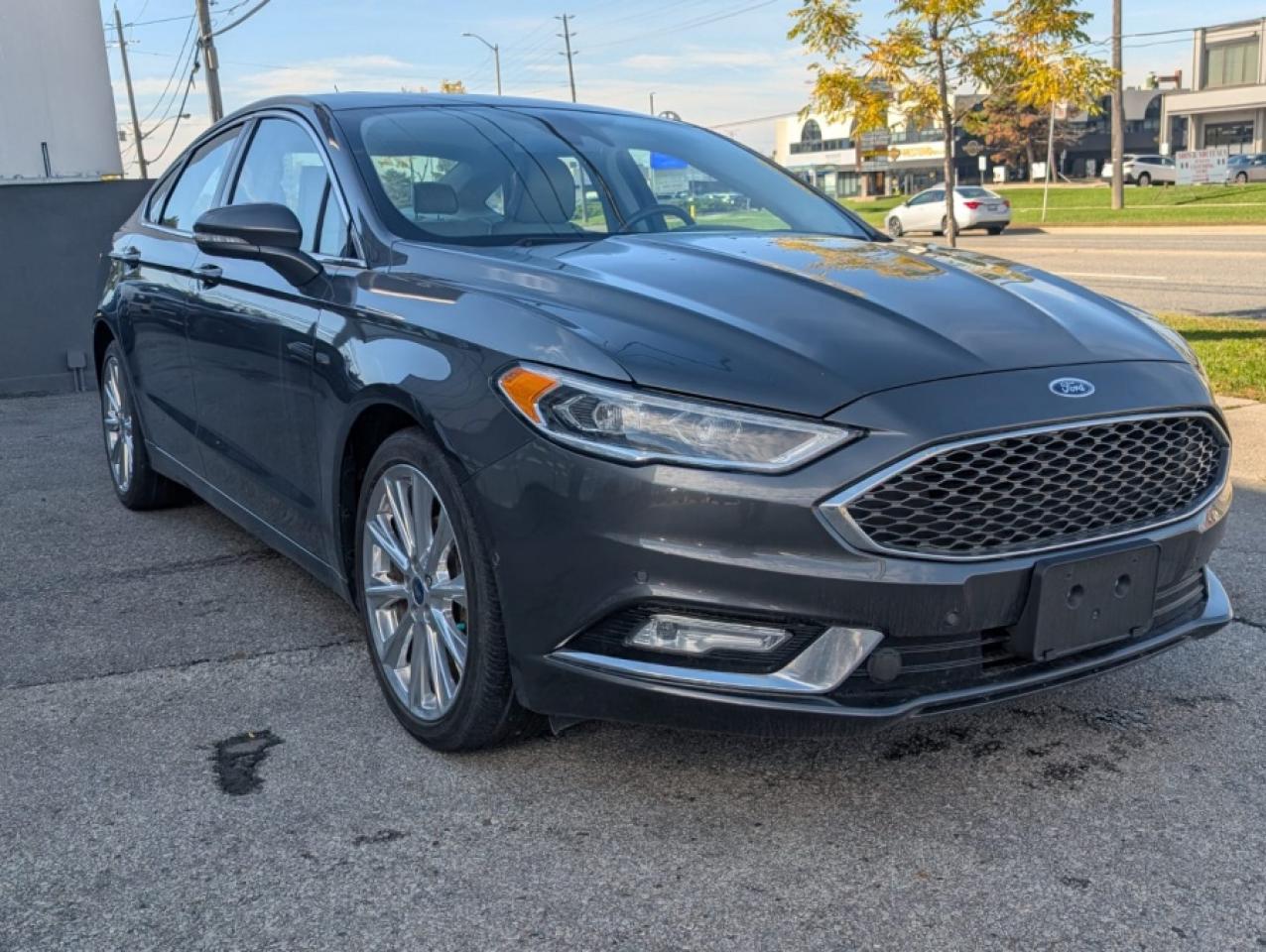 2018 Ford Fusion PLATINUM / AWD / SUNROOF / NAVIGATION - Photo #2