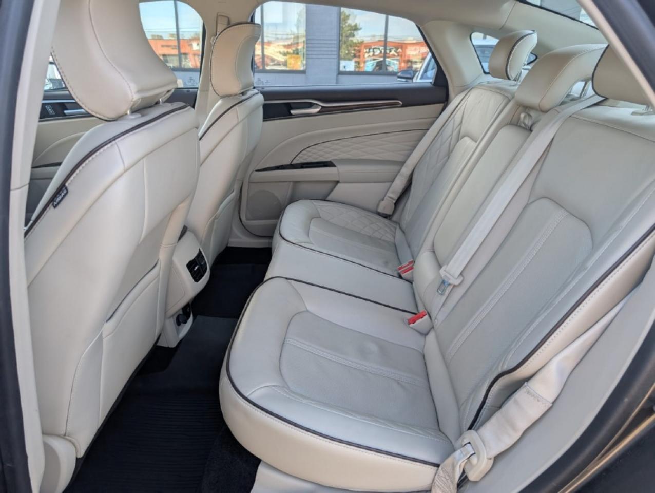 2018 Ford Fusion PLATINUM / AWD / SUNROOF / NAVIGATION - Photo #18