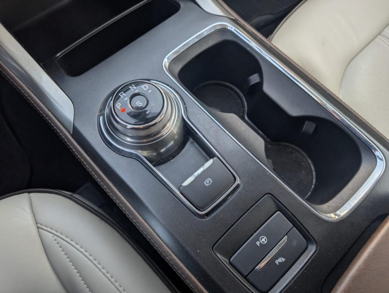 2018 Ford Fusion PLATINUM / AWD / SUNROOF / NAVIGATION - Photo #20