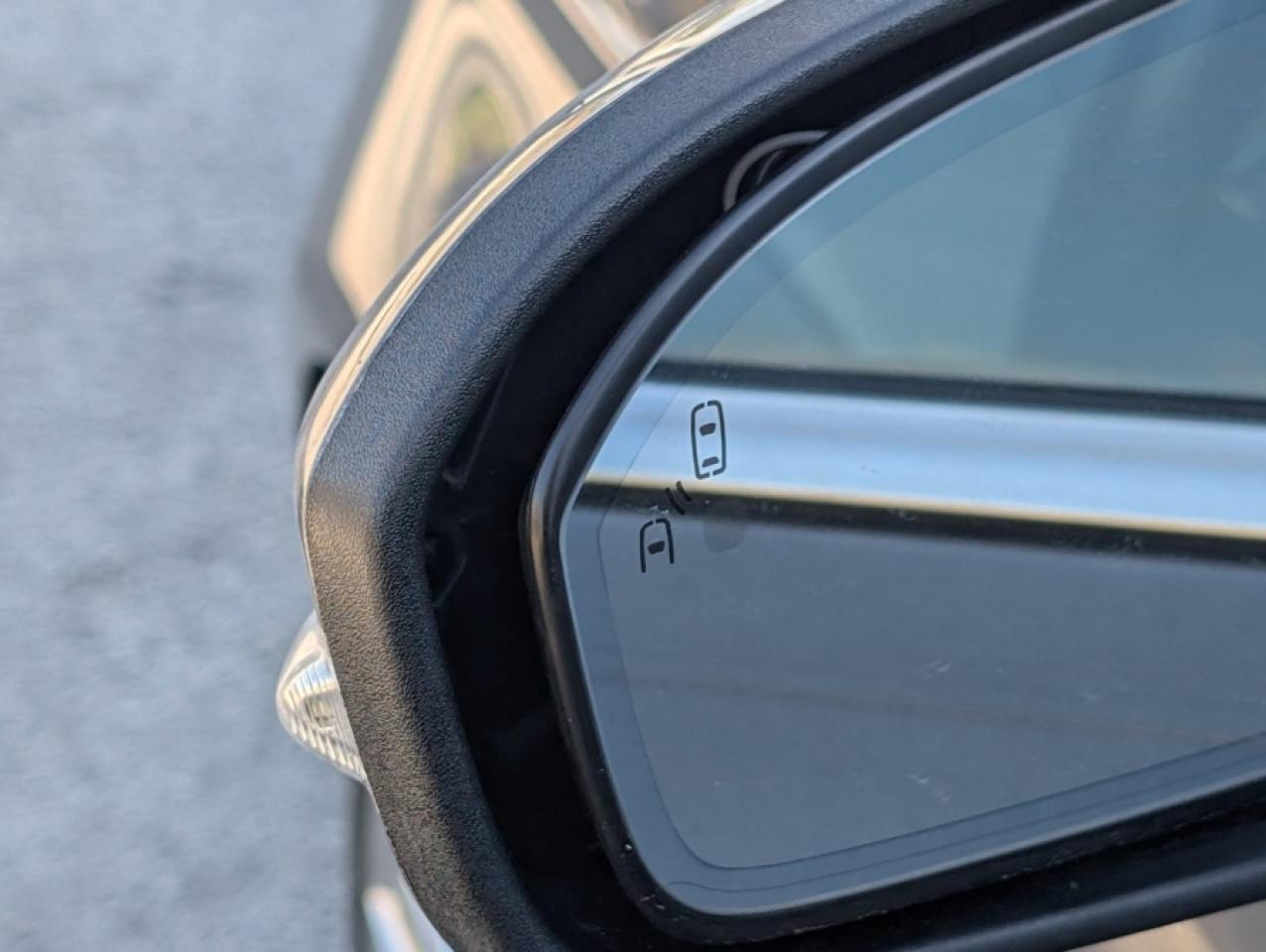 2018 Ford Fusion PLATINUM / AWD / SUNROOF / NAVIGATION - Photo #26