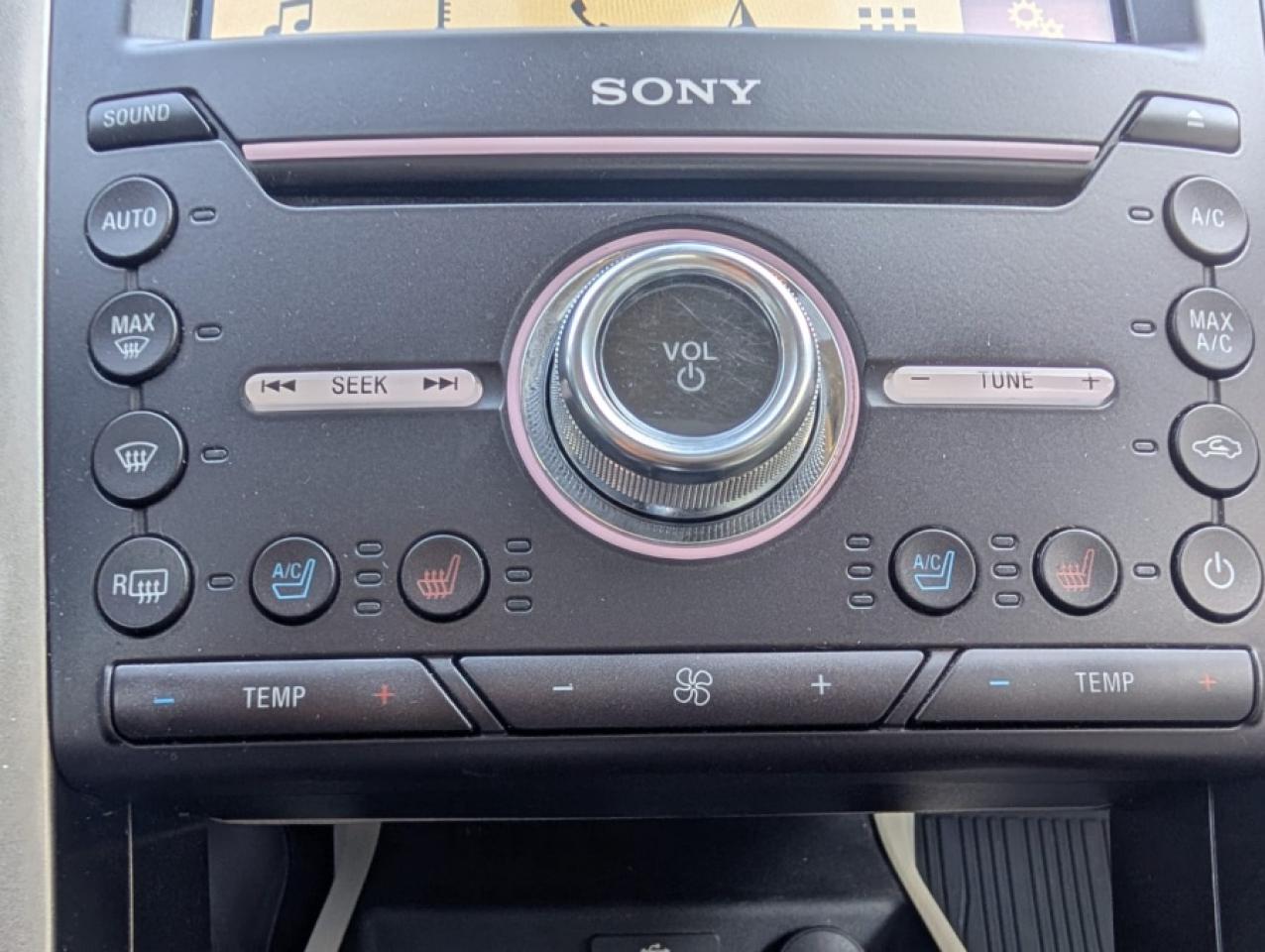 2018 Ford Fusion PLATINUM / AWD / SUNROOF / NAVIGATION - Photo #28