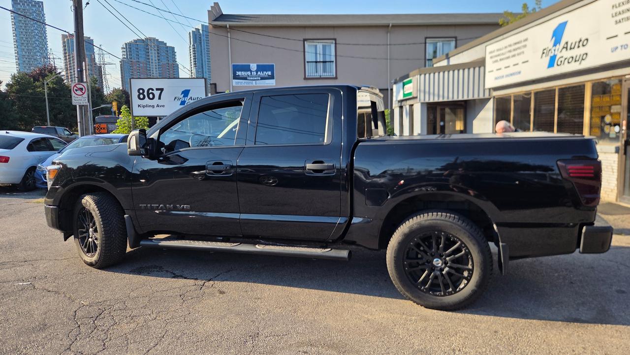 2018 Nissan Titan 4x4 Crew Cab SV Midnight Edition - Photo #2