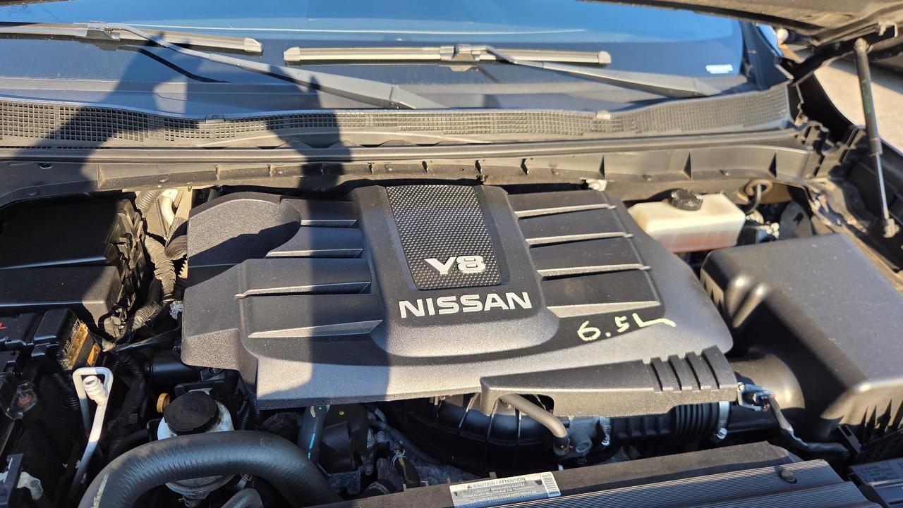 2018 Nissan Titan 4x4 Crew Cab SV Midnight Edition - Photo #24