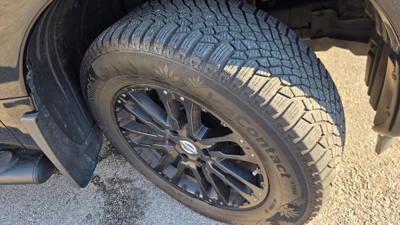 2018 Nissan Titan 4x4 Crew Cab SV Midnight Edition - Photo #23