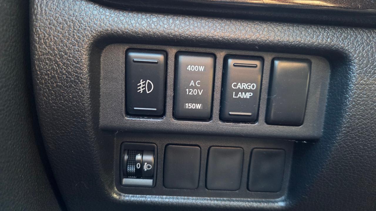 2018 Nissan Titan 4x4 Crew Cab SV Midnight Edition - Photo #19