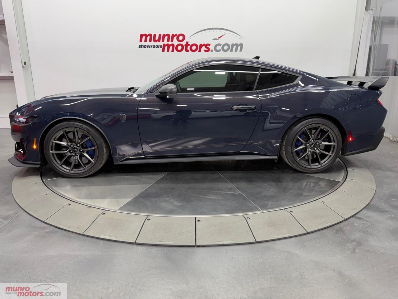 2024 Ford Mustang Dark Horse Fastback Photo3