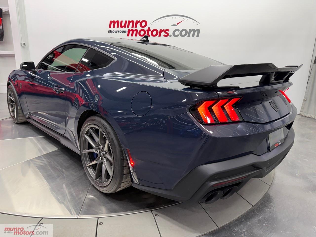 2024 Ford Mustang Dark Horse Fastback Photo4