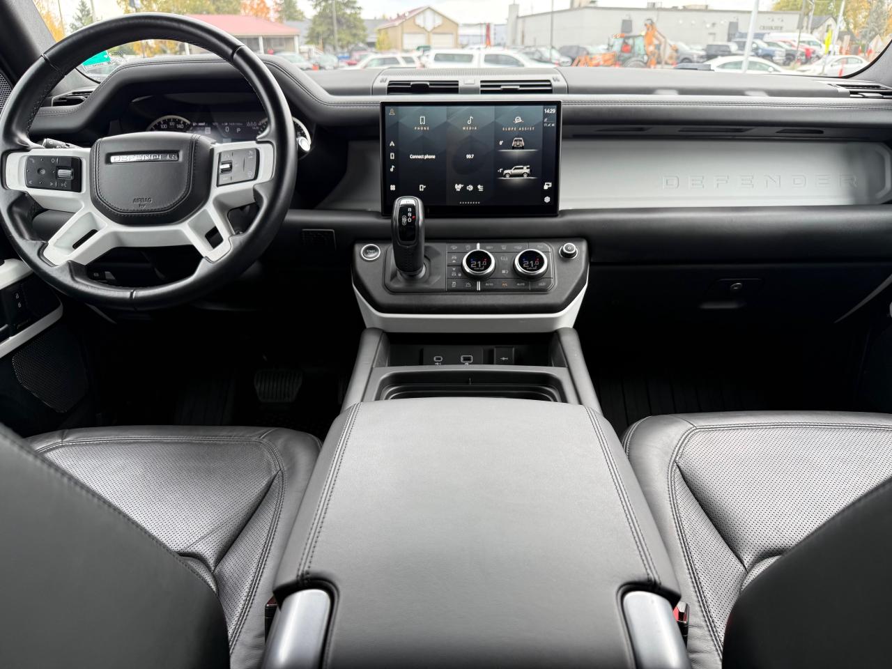 2023 Land Rover Defender S NAV! Leather! Heated and Cooled! Photo