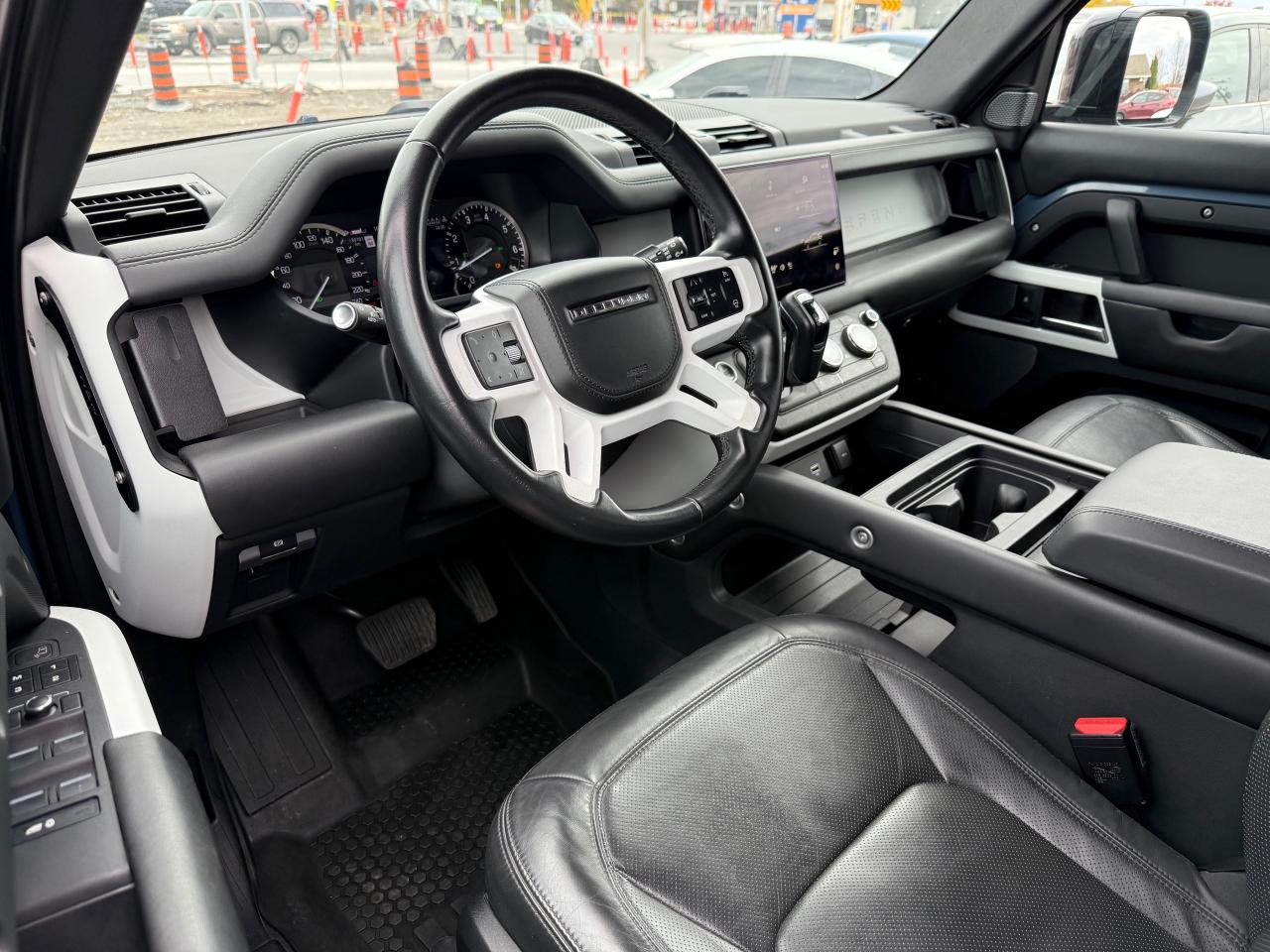 2023 Land Rover Defender S NAV! Leather! Heated and Cooled! Photo